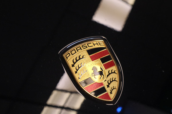 Porsche Cayenne 3.0 E-Hybrid Panoramadak Luchtvering Matrix 21"LM * Hemelvaartsdag geopend van 12:00 tot 17:00u *
