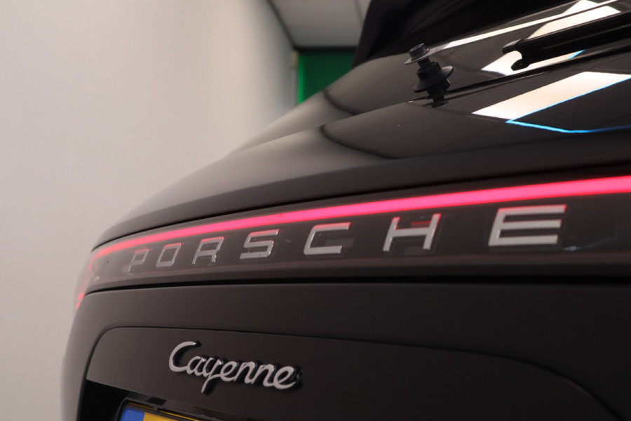 Porsche Cayenne 3.0 E-Hybrid Panoramadak Luchtvering Matrix 21"LM * Hemelvaartsdag geopend van 12:00 tot 17:00u *