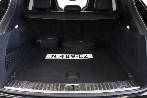 Porsche Cayenne 3.0 E-Hybrid Panoramadak Luchtvering Matrix 21"LM * Hemelvaartsdag geopend van 12:00 tot 17:00u *