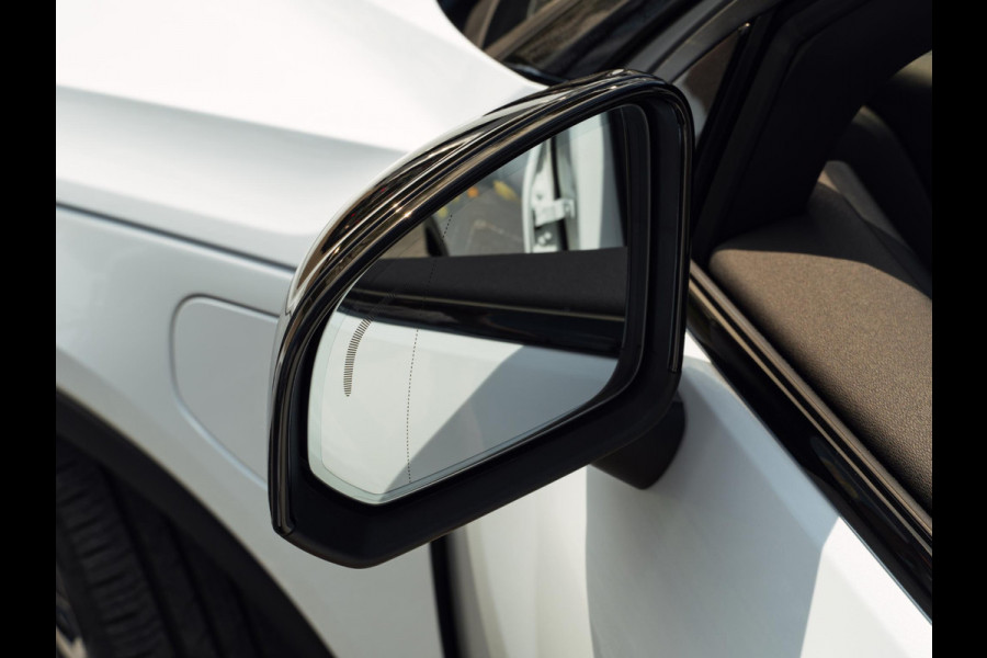 Volvo XC40 1.5 T5 Twin Engine R-Design Panorama