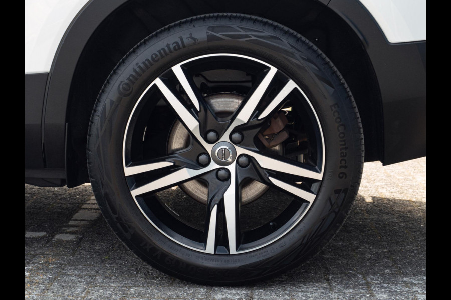 Volvo XC40 1.5 T5 Twin Engine R-Design Panorama