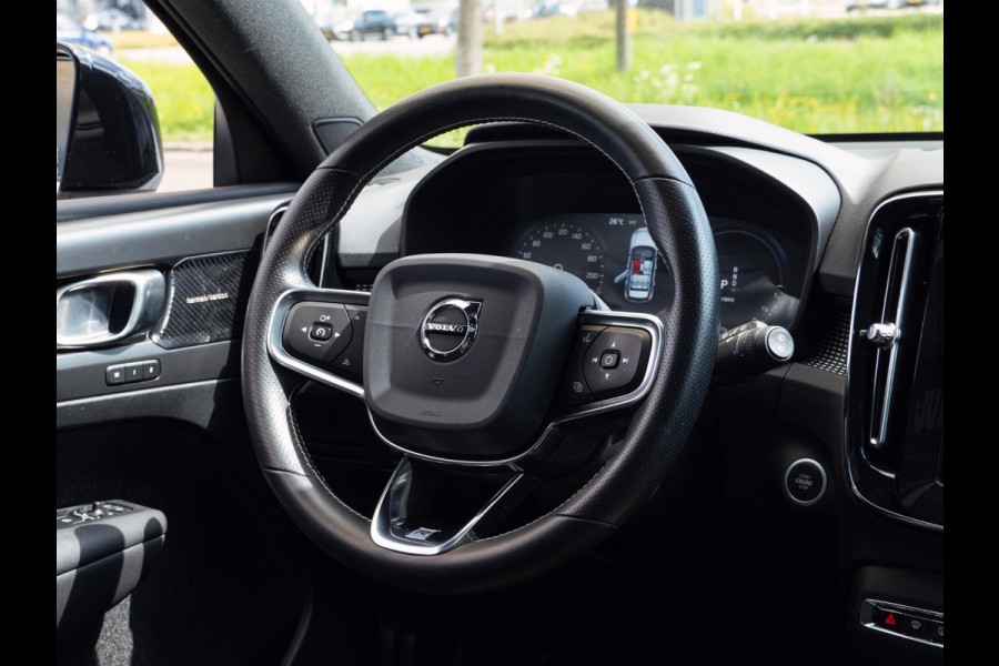 Volvo XC40 1.5 T5 Twin Engine R-Design Panorama