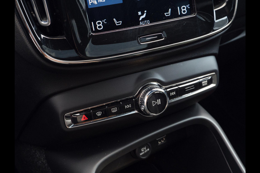 Volvo XC40 1.5 T5 Twin Engine R-Design Panorama