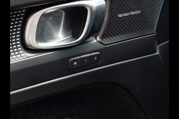 Volvo XC40 1.5 T5 Twin Engine R-Design Panorama
