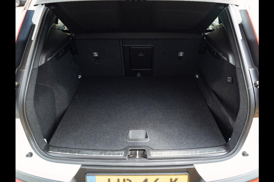 Volvo XC40 1.5 T5 Twin Engine R-Design Panorama