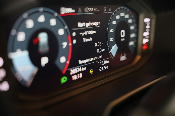 Audi A1 CITYCARVER 30 TFSI S Line / AUT / Cc / Lane Assist / Camera / Navi / Digital Cockpit / Matrix / Pdc / 18 Inch