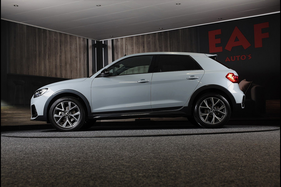 Audi A1 CITYCARVER 30 TFSI S Line / AUT / Cc / Lane Assist / Camera / Navi / Digital Cockpit / Matrix / Pdc / 18 Inch