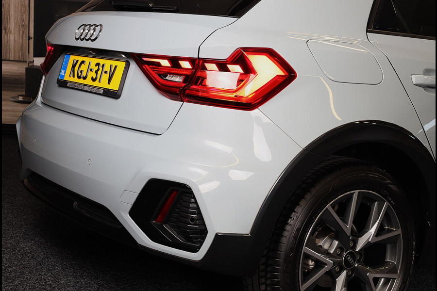 Audi A1 CITYCARVER 30 TFSI S Line / AUT / Cc / Lane Assist / Camera / Navi / Digital Cockpit / Matrix / Pdc / 18 Inch