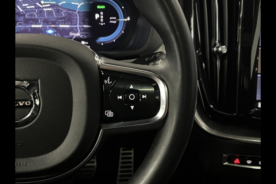 Volvo XC60 2.0 T6 Plug-in hybrid AWD Plus Dark Trekhaak | Adapt. cruise | Open dak | Stuur-/stoelverwarming | Memory | Harman/Kardon | Carplay