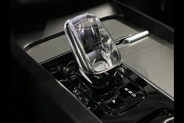 Volvo XC60 2.0 T6 Plug-in hybrid AWD Plus Dark Long Range | Open dak |  Adapt. cruise | Stuur-/stoelverwarming | Harman/Kardon | Memory | Carplay
