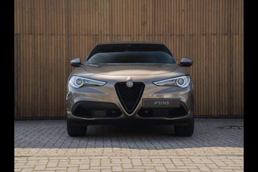 Alfa Romeo Stelvio 2.0 T AWD Super | Veloce stoelen | NL-auto | Camera | Trekhaak