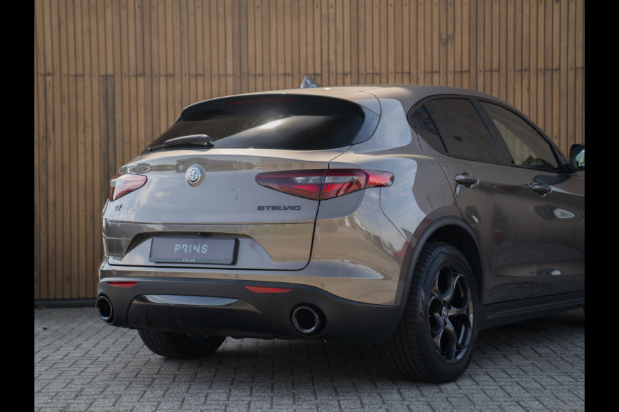 Alfa Romeo Stelvio 2.0 T AWD Super | Veloce stoelen | NL-auto | Camera | Trekhaak