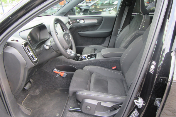 Volvo EX40 Single Motor Extended Range Plus Black Ed. 82 kWh