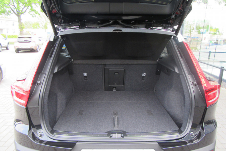 Volvo EX40 Single Motor Extended Range Plus Black Ed. 82 kWh
