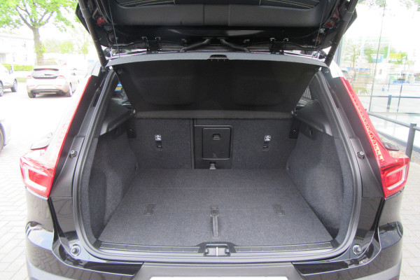 Volvo EX40 Single Motor Extended Range Plus Black Ed. 82 kWh