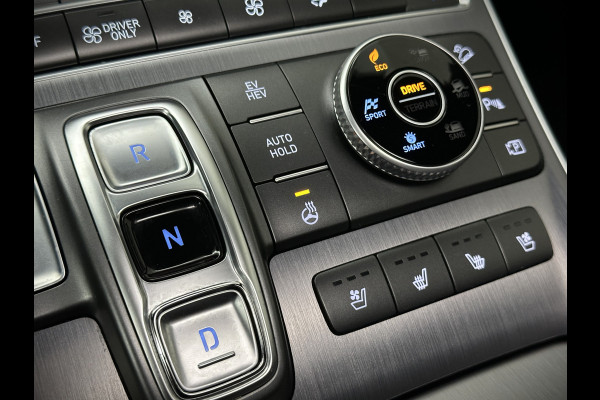 Hyundai Santa Fe 1.6 T-GDI PHEV Premium Plus Sky | Panorama | 360 Camera | ACC | 100% SOH | Krell-Sound | Head-Up | Stoelventilatie | Leder | Memory | Keyless-Entry | Stoelverwarming V+A | Stuurwielverwarming | Alcantara Hemel | Dodehoek | Lane Assist | Full-LED | 19 inch | Carplay | Zonwering | Getint Glas |