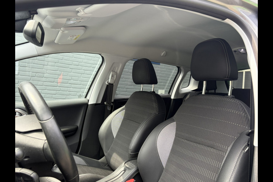 Peugeot 2008 1.2 PureTech Allure 130pk EAT6 !!! Verkocht !!! | Unieke KM-stand | Grip Control | Apple Carplay | Achteruitrijcamera | PDC A