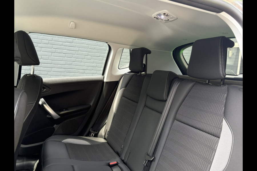 Peugeot 2008 1.2 PureTech Allure 130pk EAT6 !!! Verkocht !!! | Unieke KM-stand | Grip Control | Apple Carplay | Achteruitrijcamera | PDC A