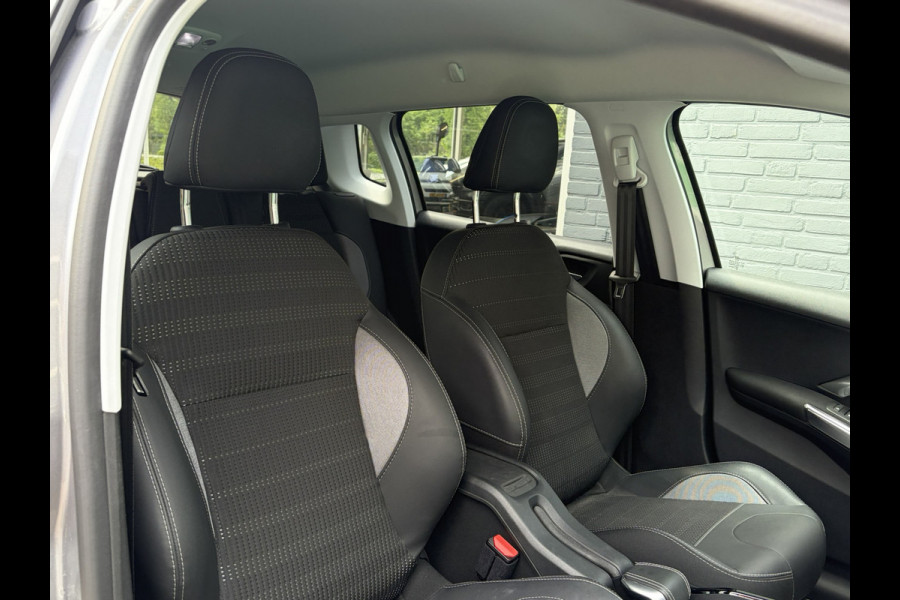 Peugeot 2008 1.2 PureTech Allure 130pk EAT6 !!! Verkocht !!! | Unieke KM-stand | Grip Control | Apple Carplay | Achteruitrijcamera | PDC A