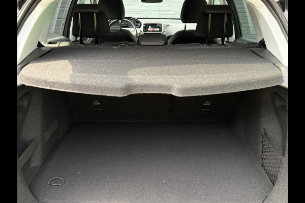Peugeot 2008 1.2 PureTech Allure 130pk EAT6 !!! Verkocht !!! | Unieke KM-stand | Grip Control | Apple Carplay | Achteruitrijcamera | PDC A