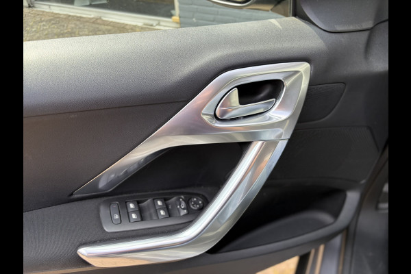 Peugeot 2008 1.2 PureTech Allure 130pk EAT6 !!! Verkocht !!! | Unieke KM-stand | Grip Control | Apple Carplay | Achteruitrijcamera | PDC A