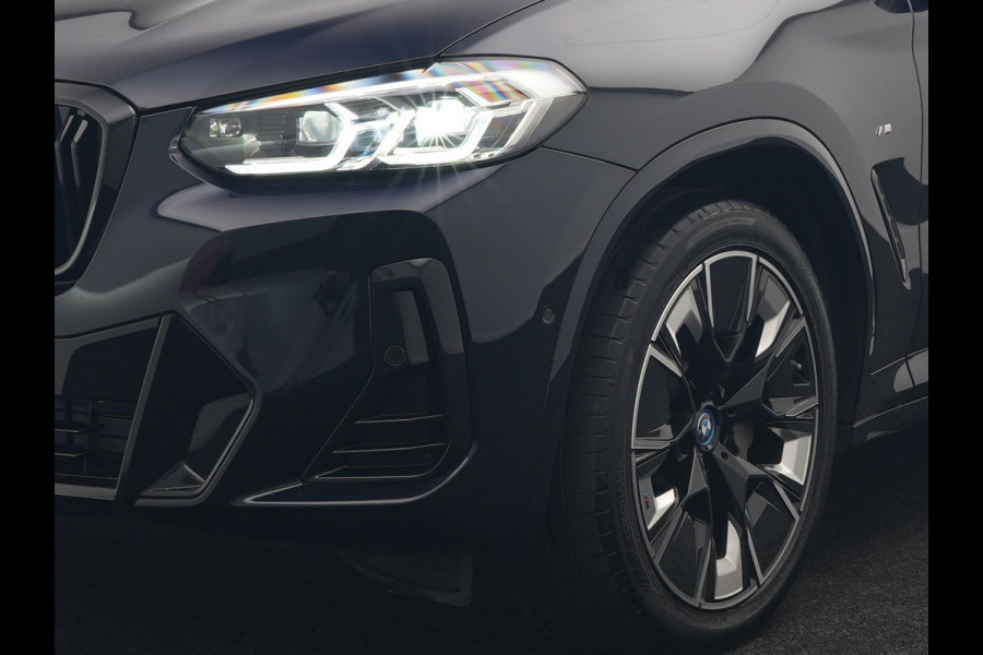 BMW iX3 M Sport High Executive 80 kWh 286pk Dealer O.H | Panodak | Adaptive Cruise | 360 Camera | Head Up | Harman / Kardon | Lederen Sportstoelen Memory & Verwarmd | Blis | Keyless | Pilot Assist | Apple Carplay | Navigatie | Virtual | DAB | 20"L.M |
