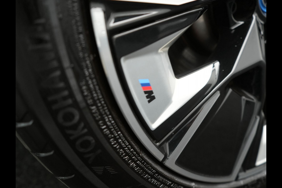 BMW iX3 M Sport High Executive 80 kWh 286pk Dealer O.H | Panodak | Adaptive Cruise | 360 Camera | Head Up | Harman / Kardon | Lederen Sportstoelen Memory & Verwarmd | Blis | Keyless | Pilot Assist | Apple Carplay | Navigatie | Virtual | DAB | 20"L.M |