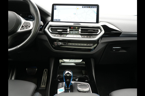 BMW iX3 M Sport High Executive 80 kWh 286pk Dealer O.H | Panodak | Adaptive Cruise | 360 Camera | Head Up | Harman / Kardon | Lederen Sportstoelen Memory & Verwarmd | Blis | Keyless | Pilot Assist | Apple Carplay | Navigatie | Virtual | DAB | 20"L.M |