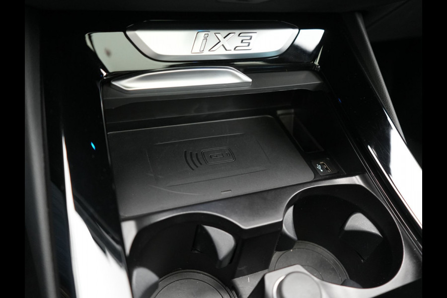 BMW iX3 M Sport High Executive 80 kWh 286pk Dealer O.H | Panodak | Adaptive Cruise | 360 Camera | Head Up | Harman / Kardon | Lederen Sportstoelen Memory & Verwarmd | Blis | Keyless | Pilot Assist | Apple Carplay | Navigatie | Virtual | DAB | 20"L.M |