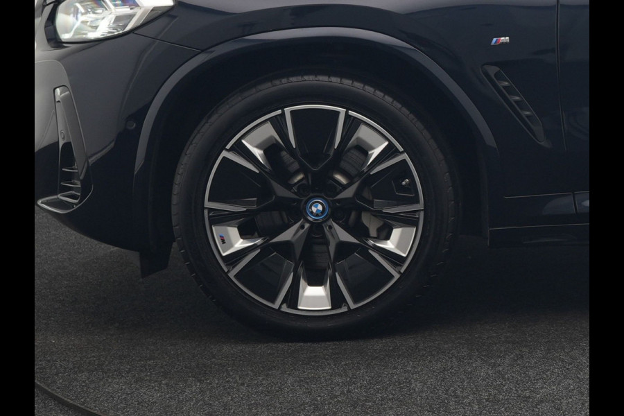 BMW iX3 M Sport High Executive 80 kWh 286pk Dealer O.H | Panodak | Adaptive Cruise | 360 Camera | Head Up | Harman / Kardon | Lederen Sportstoelen Memory & Verwarmd | Blis | Keyless | Pilot Assist | Apple Carplay | Navigatie | Virtual | DAB | 20"L.M |