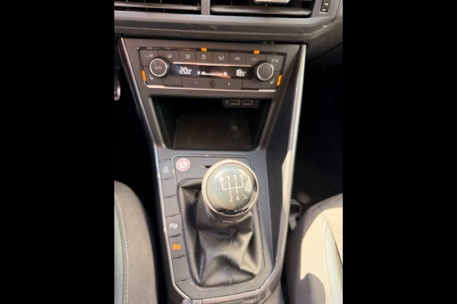 Volkswagen Polo 1.0 Comfortline iQ Drive |ACC | Carplay | Navi | Clima |Stoelverw|Parkpilot |Blind assist