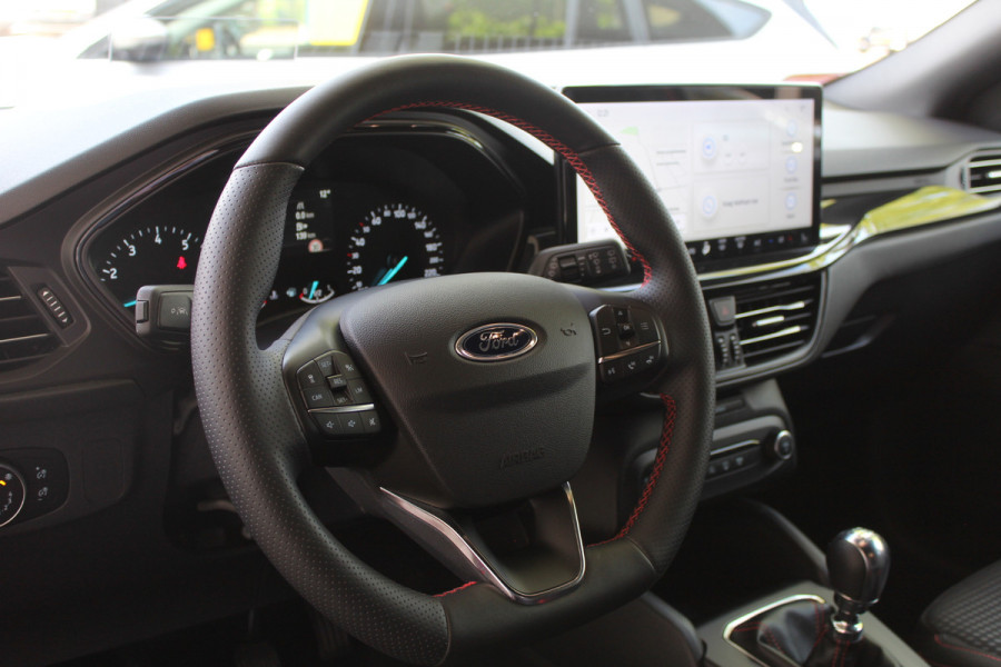 Ford FOCUS Wagon 1.0 EcoBoost Hybrid ST Line X | Head-Up | Adaptieve cruise | Trekhaak | Winterpack