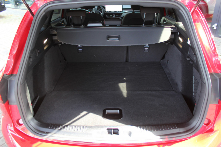 Ford FOCUS Wagon 1.0 EcoBoost Hybrid ST Line X | Head-Up | Adaptieve cruise | Trekhaak | Winterpack