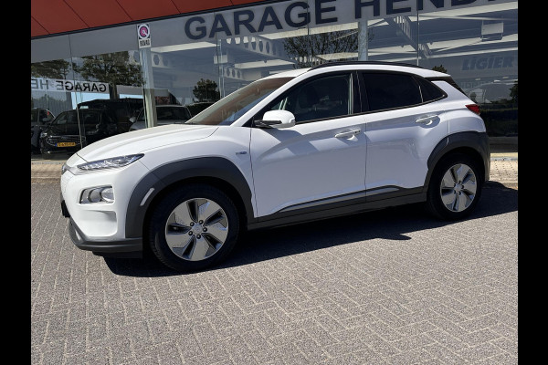 Hyundai Kona EV Fashion 64 kWh | SOH: 96,7% | Lage kmstand | 3 Fase | Warmtepomp | Blindspot |