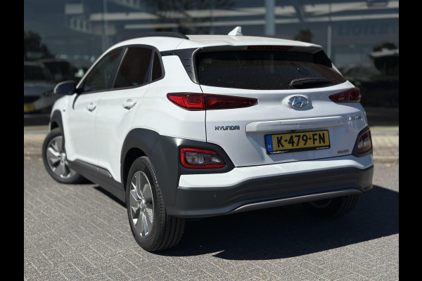 Hyundai Kona EV Fashion 64 kWh | SOH: 96,7% | Lage kmstand | 3 Fase | Warmtepomp | Blindspot |