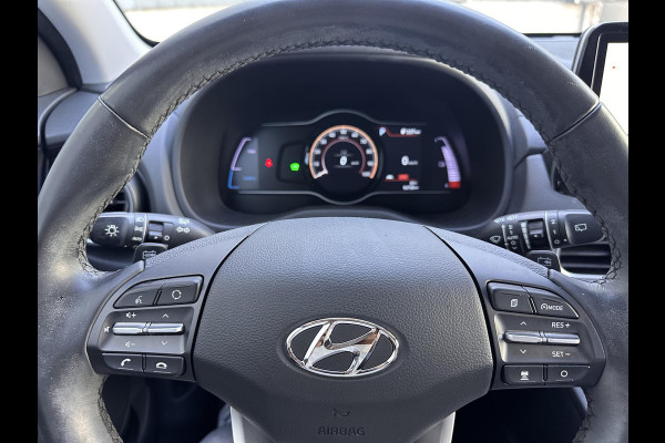 Hyundai Kona EV Fashion 64 kWh | SOH: 96,7% | Lage kmstand | 3 Fase | Warmtepomp | Blindspot |