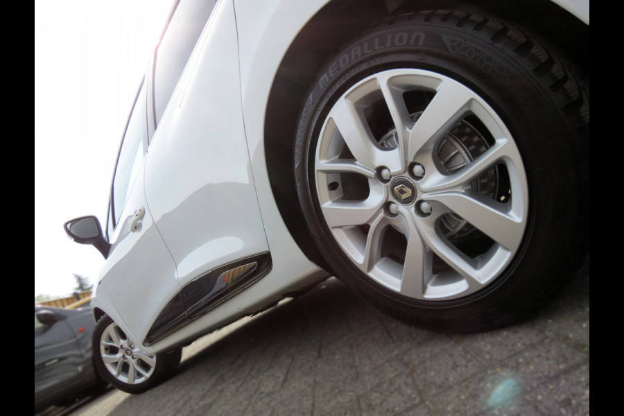 Renault Clio Estate 0.9 TCe Limited | DEALER ONDERHOUDEN | NAVI | CRUISE CONTROL | PARKEERSENSORS | DAB |
