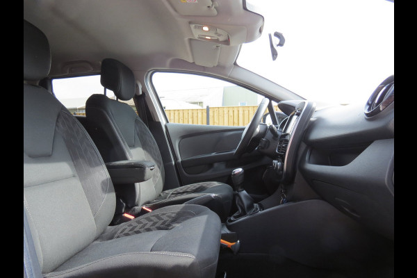 Renault Clio Estate 0.9 TCe Limited | DEALER ONDERHOUDEN | NAVI | CRUISE CONTROL | PARKEERSENSORS | DAB |