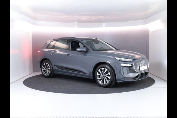 Audi Q6 e-tron Advanced edition perf 306pk 100Kwh | Tech plus | Sportstoel zwart leder-kunstl | Volledig in carrosseriekleur | Omgevingscamera's |