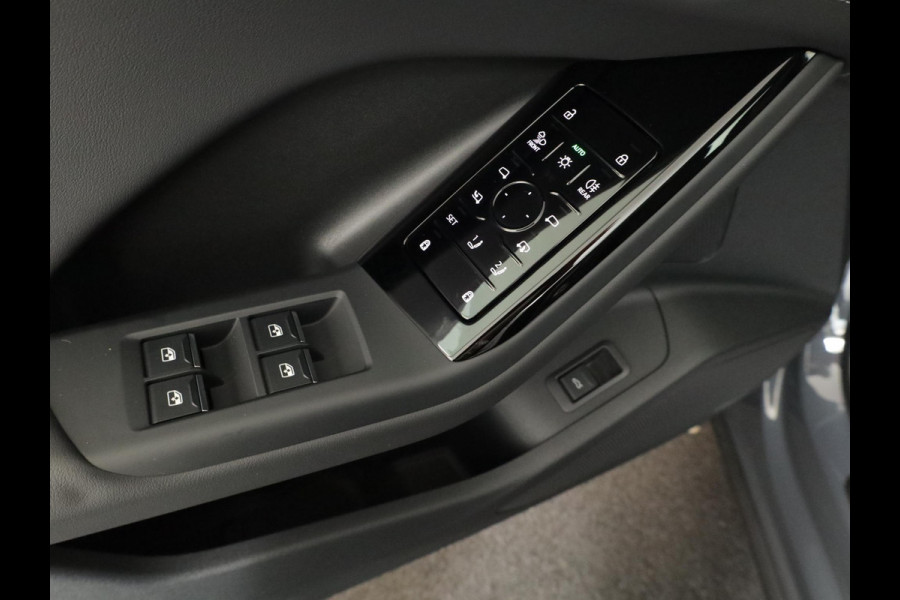 Audi Q6 e-tron Advanced edition perf 306pk 100Kwh | Tech plus | Sportstoel zwart leder-kunstl | Volledig in carrosseriekleur | Omgevingscamera's |
