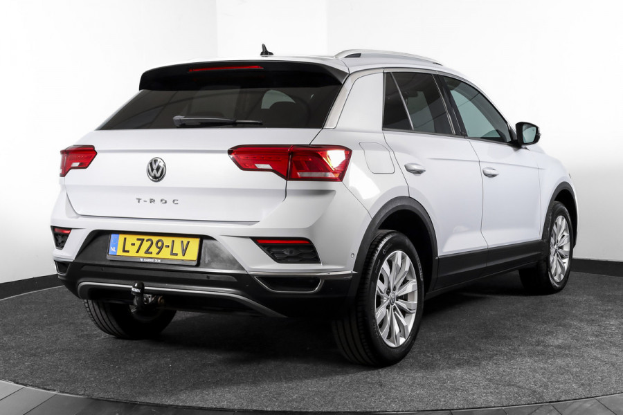 Volkswagen T-Roc 1.5 TSI 150 PK Style - Automaat | Adapt. Cruise | PDC | Camera | NAV+App. Connect | ECC | Afn. Trekhaak | LM 17" |