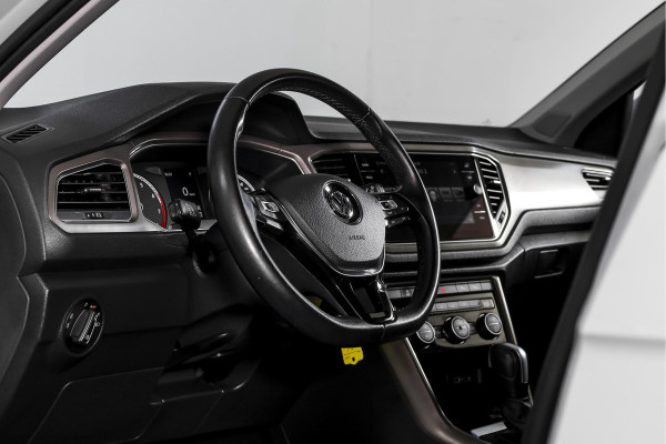 Volkswagen T-Roc 1.5 TSI 150 PK Style - Automaat | Adapt. Cruise | PDC | Camera | NAV+App. Connect | ECC | Afn. Trekhaak | LM 17" |