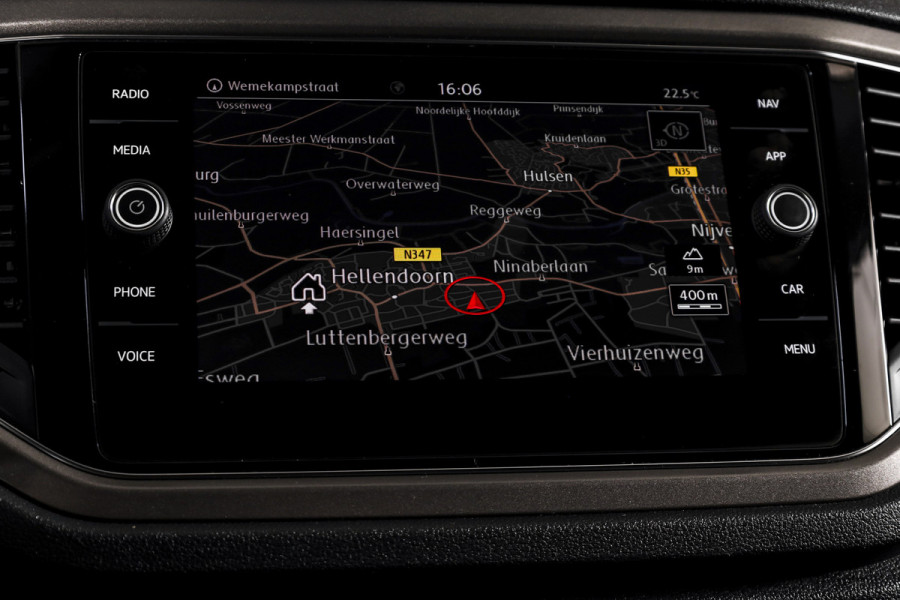 Volkswagen T-Roc 1.5 TSI 150 PK Style - Automaat | Adapt. Cruise | PDC | Camera | NAV+App. Connect | ECC | Afn. Trekhaak | LM 17" |