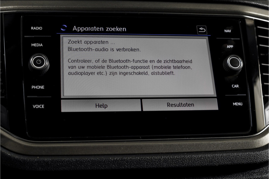 Volkswagen T-Roc 1.5 TSI 150 PK Style - Automaat | Adapt. Cruise | PDC | Camera | NAV+App. Connect | ECC | Afn. Trekhaak | LM 17" |