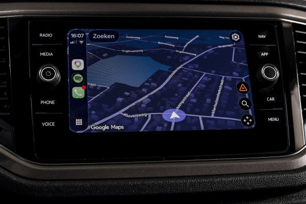 Volkswagen T-Roc 1.5 TSI 150 PK Style - Automaat | Adapt. Cruise | PDC | Camera | NAV+App. Connect | ECC | Afn. Trekhaak | LM 17" |