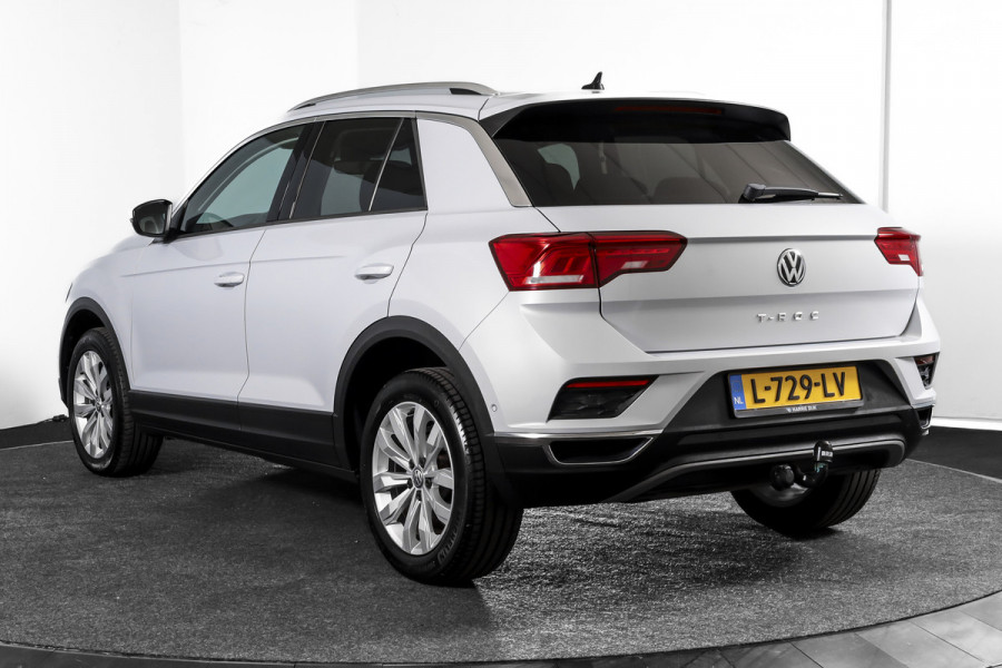 Volkswagen T-Roc 1.5 TSI 150 PK Style - Automaat | Adapt. Cruise | PDC | Camera | NAV+App. Connect | ECC | Afn. Trekhaak | LM 17" |