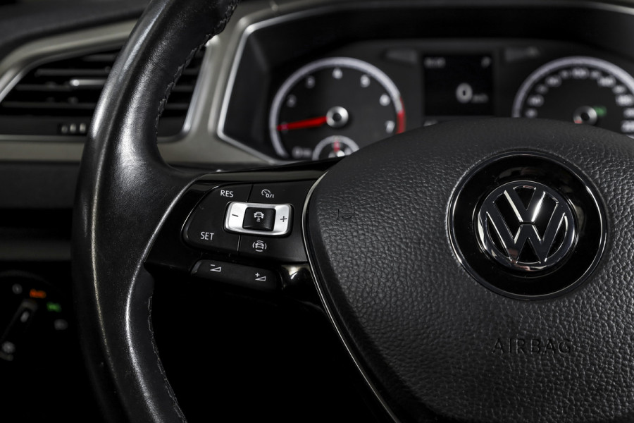 Volkswagen T-Roc 1.5 TSI 150 PK Style - Automaat | Adapt. Cruise | PDC | Camera | NAV+App. Connect | ECC | Afn. Trekhaak | LM 17" |