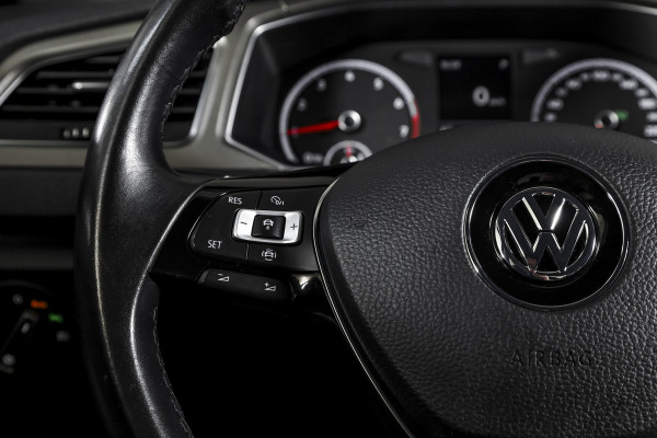 Volkswagen T-Roc 1.5 TSI 150 PK Style - Automaat | Adapt. Cruise | PDC | Camera | NAV+App. Connect | ECC | Afn. Trekhaak | LM 17" |