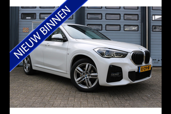 BMW X1 sDrive18i High Exe M-pakket Autom Xenon Navi Panodak T-haak Bj:2020