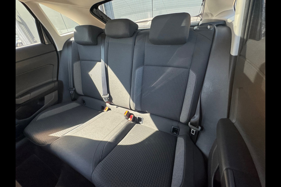 Volkswagen Taigo 1.0 TSI Automaat Life * Navigatie * Parkeersensoren * Adaptieve Cruise Control *